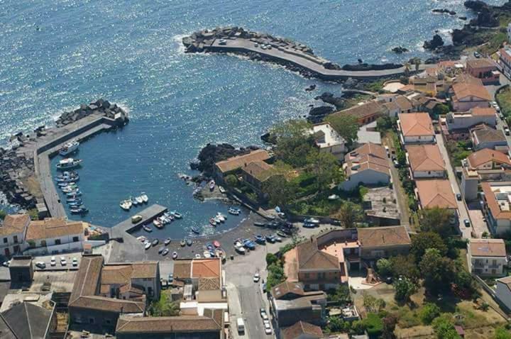 Cozy Apartment By The Sea Acireale Extérieur photo