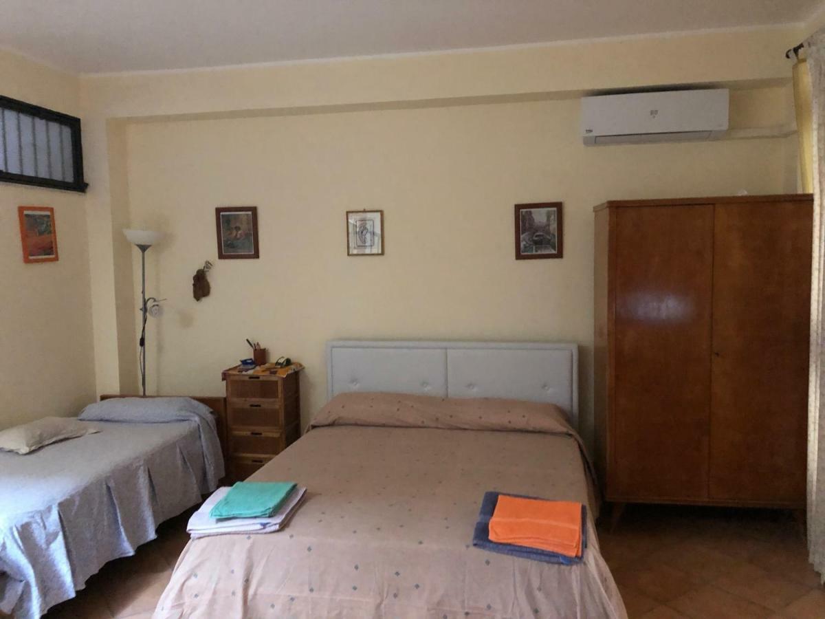 Cozy Apartment By The Sea Acireale Extérieur photo